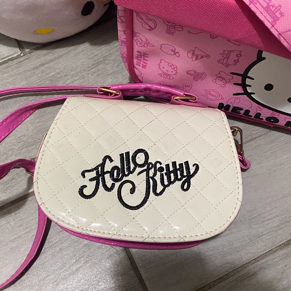 Hello kitty bundle. - Picture 3 of 6